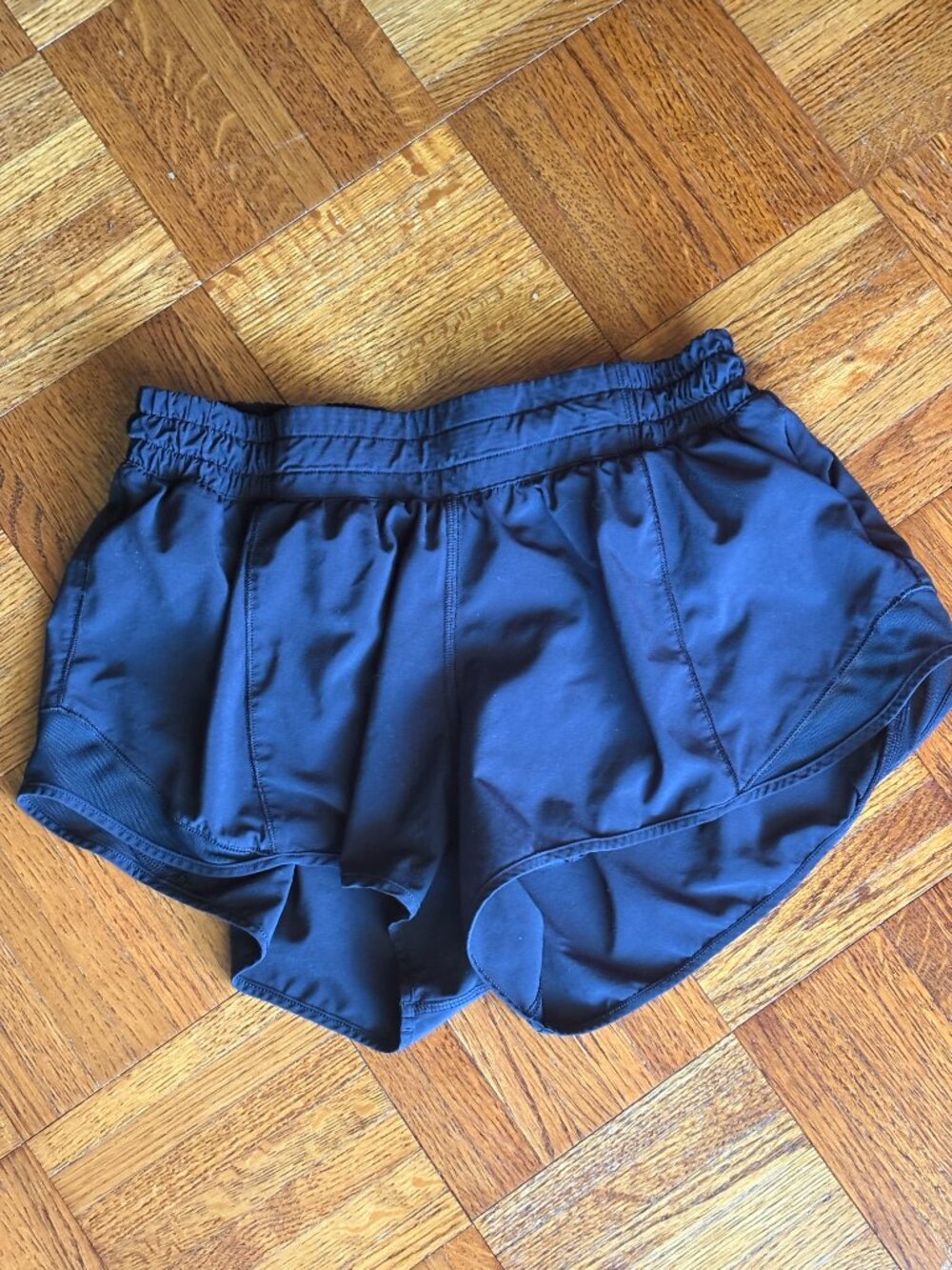 Lululemon Black Hotty Hot Shorts Low Rise Lined Shorts 2.5" size 8
